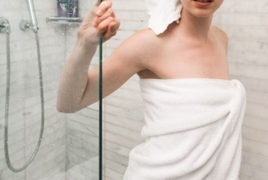 崩潰！25歲女性私密處長「菜花」，竟是因婆婆共用浴巾傳染