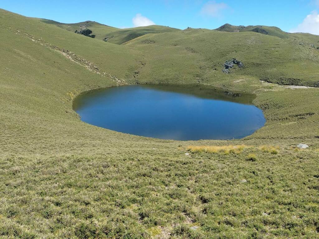 颱風山陀兒讓嘉明湖喝飽了 天使的眼淚如藍寶石