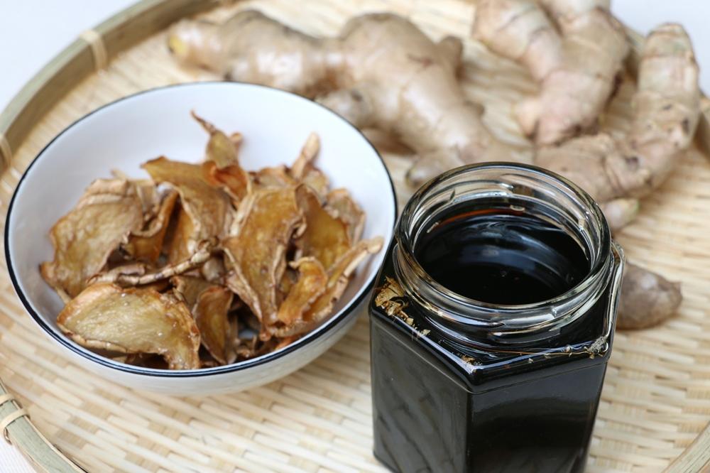 自製麻油薑、薑麻油，秋冬進補料理超萬用。（圖／截自食農知味網站）